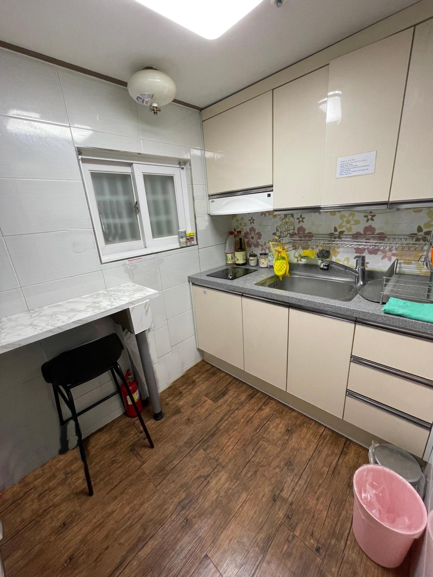 Apgujeong Home Сеул Экстерьер фото